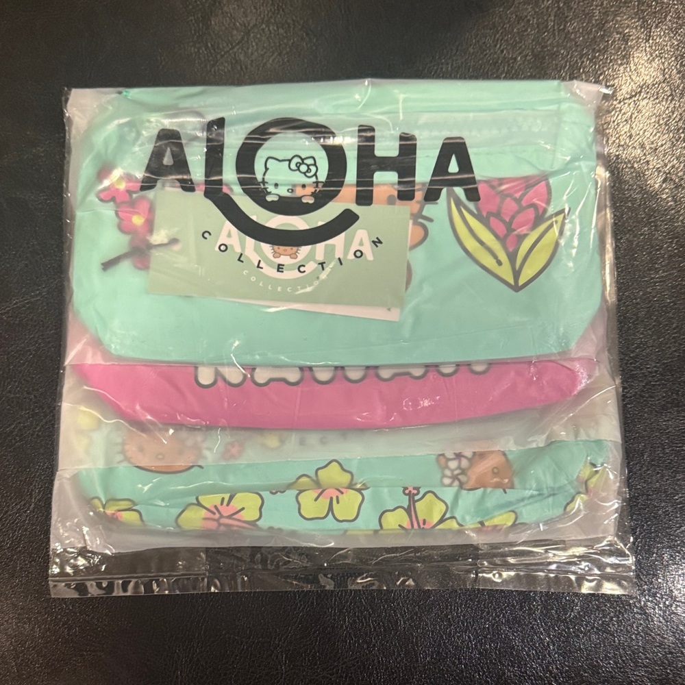 ALOHA Collection x Duty Free Exclusive Hello Kitty mini trio pouch